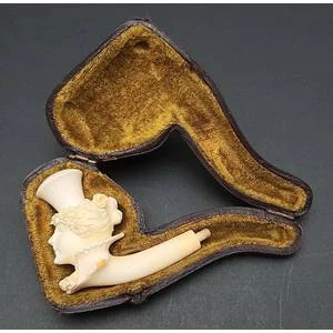 19th century German `Dame Pattern` Meerschaum pipe bowl with leather case (8cm x 6cm)