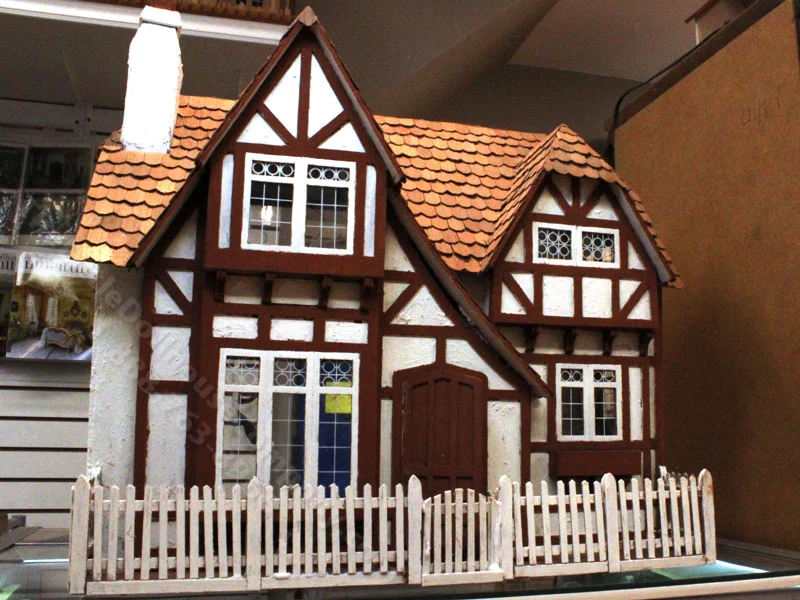 Assembled Haunted Halloween Starter Doll House