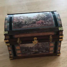 Classic Americana Spring Lithograph Wooden Trunk Kit
