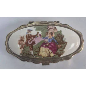 French vintage Victorian lovers ashtray - Rococo style, Fragonard scene