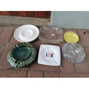 Joblot ashtrays