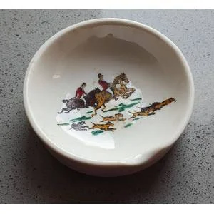 VINTAGE ash tray depicting a hunting scene with dogs and horses as per photo
