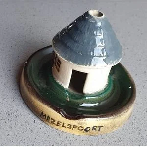 VINTAGE Mazelspoort ash tray depicting a hut - hand made - as per photo