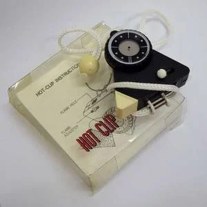 Vintage triangular Hot Clip clock lighter - Not working